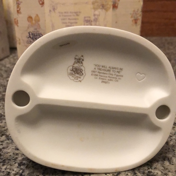 Precious Moments 1997 Members Only “You Will Always Be a Treasure to Me” - Picture 9 of 9